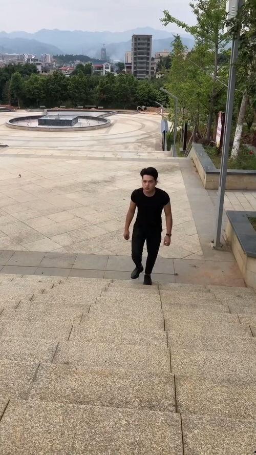 倒霉的吃瓜观众