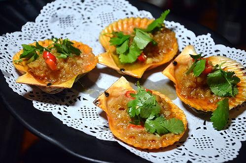 厦门某酒吧吃瓜